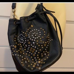 GUESS Bucket Bag Cool Studded Skull Design
